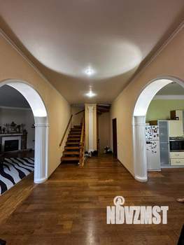 Дом 270м², 3-этажный, участок 3 сот.  