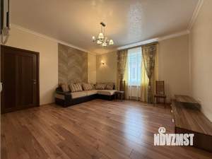 Дом 206м², 3-этажный, участок 4 сот.  