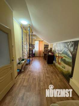 Дом 161м², 2-этажный, участок 10 сот.  