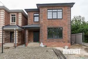 Дом 140м&sup2;, 2-этажный, участок 3 сот.  