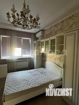 Дом 148м&sup2;, 2-этажный, участок 3 сот.  