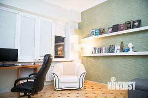 Дом 300м&sup2;, 2-этажный, участок 5 сот.  