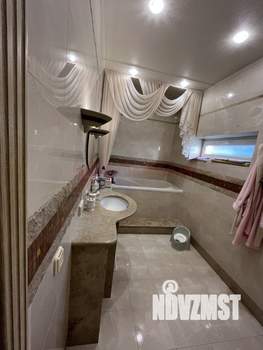 Дом 220м&sup2;, 2-этажный, участок 6 сот.  