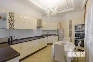 Дом 548м², 2-этажный, участок 8 сот.  