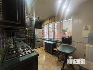 Дом 450м&sup2;, 2-этажный, участок 5 сот.  