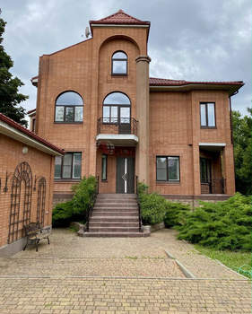 Дом 505м&sup2;, 3-этажный, участок 9 сот.  