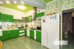 Дом 255м², 3-этажный, участок 3 сот.  