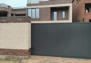 Дом 220м&sup2;, 2-этажный, участок 4 сот.  