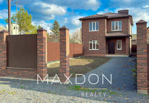 Дом 140м&sup2;, 2-этажный, участок 4 сот.  