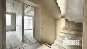 Дом 200м&sup2;, 3-этажный, участок 3 сот.  