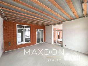 Дом 313м&sup2;, 2-этажный, участок 8 сот.  