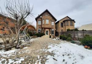 Дом 186м&sup2;, 3-этажный, участок 3 сот.  