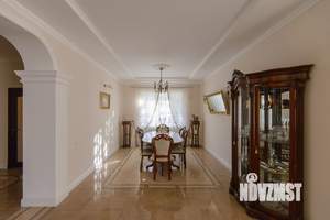 Дом 428м², 3-этажный, участок 6 сот.  