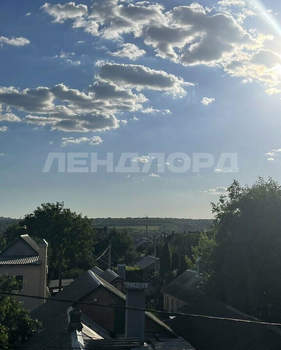 Дом 180м&sup2;, 2-этажный, участок 3 сот.  