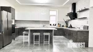 Дом 180м&sup2;, 2-этажный, участок 5 сот.  