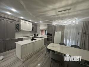 Дом 185м&sup2;, 3-этажный, участок 6 сот.  