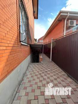 Дом 500м&sup2;, 3-этажный, участок 6 сот.  