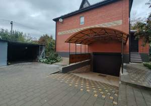 Дом 160м&sup2;, 2-этажный, участок 6 сот.  