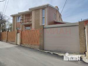 Дом 240м&sup2;, 2-этажный, участок 4 сот.  