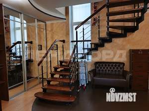 Дом 175м&sup2;, 2-этажный, участок 4 сот.  