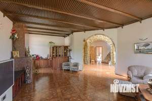 Дом 408м&sup2;, 2-этажный, участок 10 сот.  