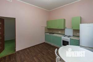 Дом 330м&sup2;, 2-этажный, участок 4 сот.  