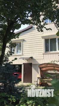 Дом 250м&sup2;, 2-этажный, участок 4 сот.  