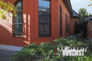 Дом 250м², 3-этажный, участок 8 сот.  