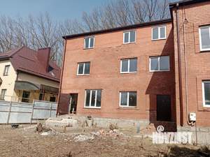 Дом 699м&sup2;, 3-этажный, участок 7 сот.  