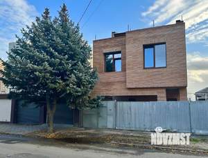 Дом 200м&sup2;, 3-этажный, участок 3 сот.  