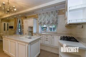 Дом 300м², 2-этажный, участок 8 сот.  