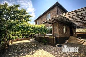 Дом 348м&sup2;, 2-этажный, участок 4 сот.  