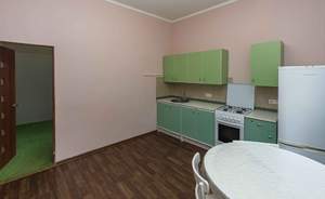 Дом 330м&sup2;, 2-этажный, участок 4 сот.  