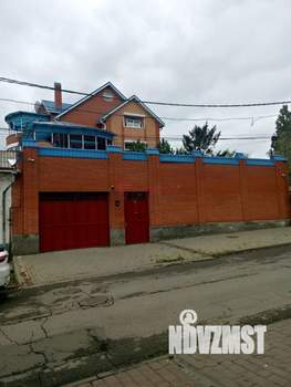Дом 600м², 3-этажный, участок 6 сот.  