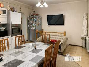 Дом 220м², 2-этажный, участок 4 сот.  