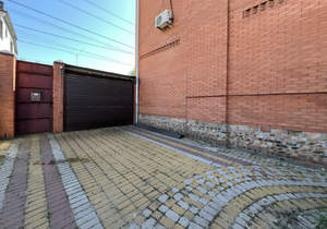 Дом 200м&sup2;, 3-этажный, участок 2 сот.  