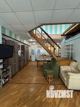 Дом 258м², 3-этажный, участок 6 сот.  