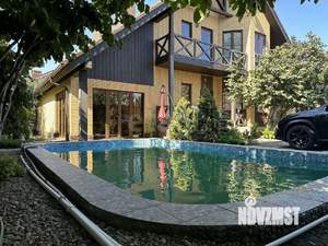 Дом 232м², 2-этажный, участок 6 сот.  