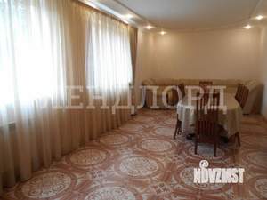 Дом 220м&sup2;, 2-этажный, участок 7 сот.  