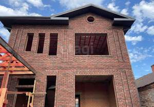 Дом 270м², 3-этажный, участок 4 сот.  