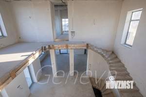 Дом 550м&sup2;, 3-этажный, участок 16 сот.  