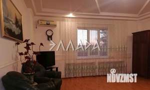 Дом 350м&sup2;, 3-этажный, участок 7 сот.  