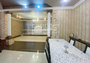 Дом 320м&sup2;, 2-этажный, участок 3 сот.  