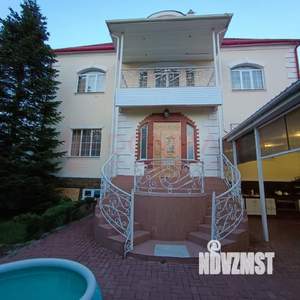 Дом 350м&sup2;, 2-этажный, участок 5 сот.  