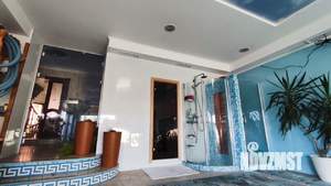 Дом 550м², 3-этажный, участок 6 сот.  