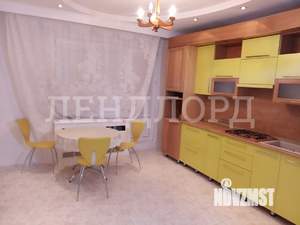 Дом 460м&sup2;, 3-этажный, участок 8 сот.  