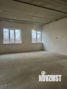 Дом 200м&sup2;, 2-этажный, участок 4 сот.  