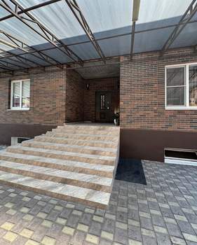 Дом 350м&sup2;, 3-этажный, участок 4 сот.  