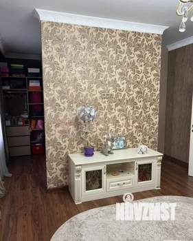 Дом 200м&sup2;, 2-этажный, участок 5 сот.  