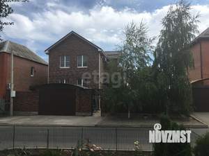 Дом 235м², 3-этажный, участок 3 сот.  